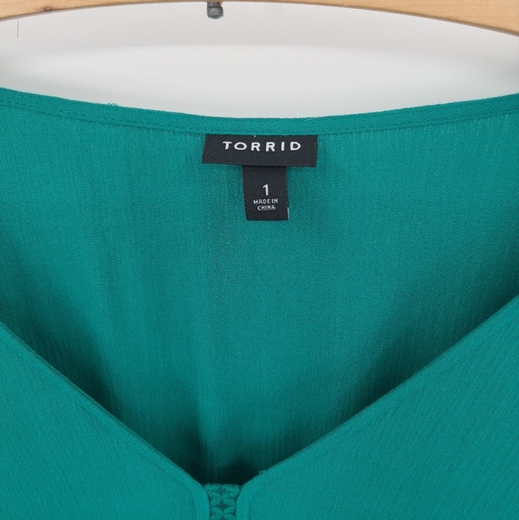 Torrid Emerald Green Long Sleeve Blouse - Picture 3 of 6